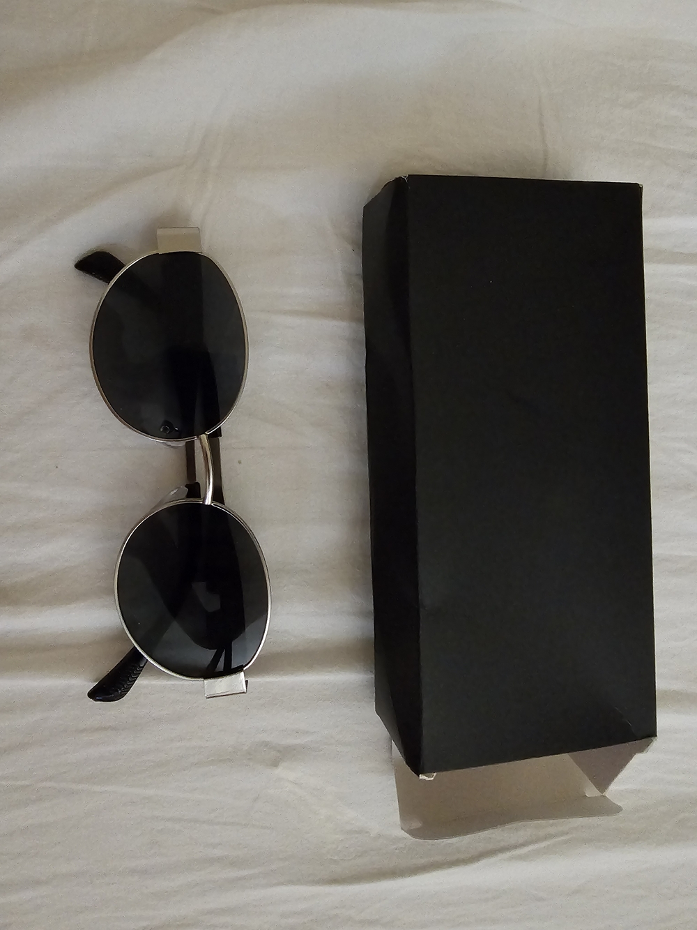 Black Round Metal Frame Sunglasses - Women